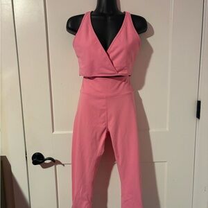 Women's Sports Bra and High-Waist Tights